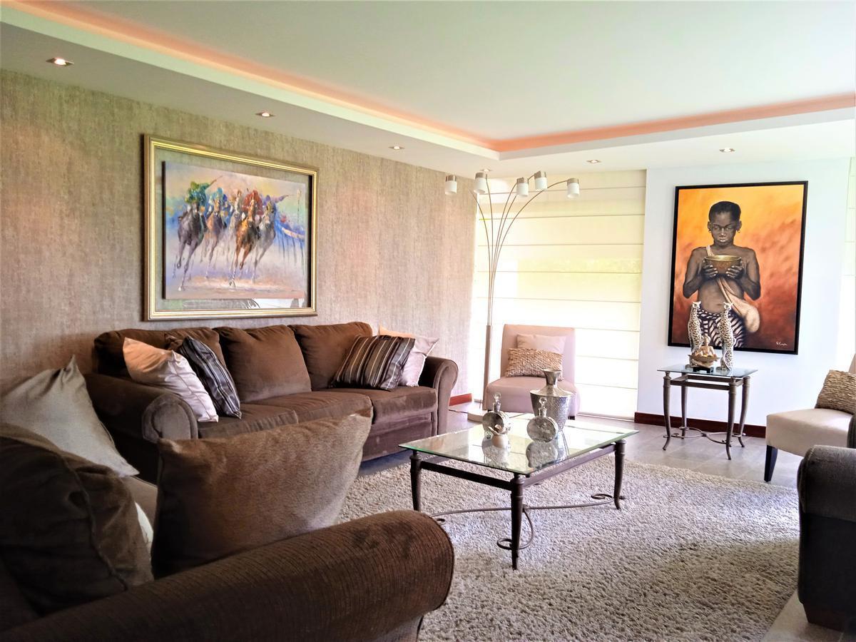 Venta Casa Dentro de Urbanización4 Dorm. - Cumbayá — imagen 7