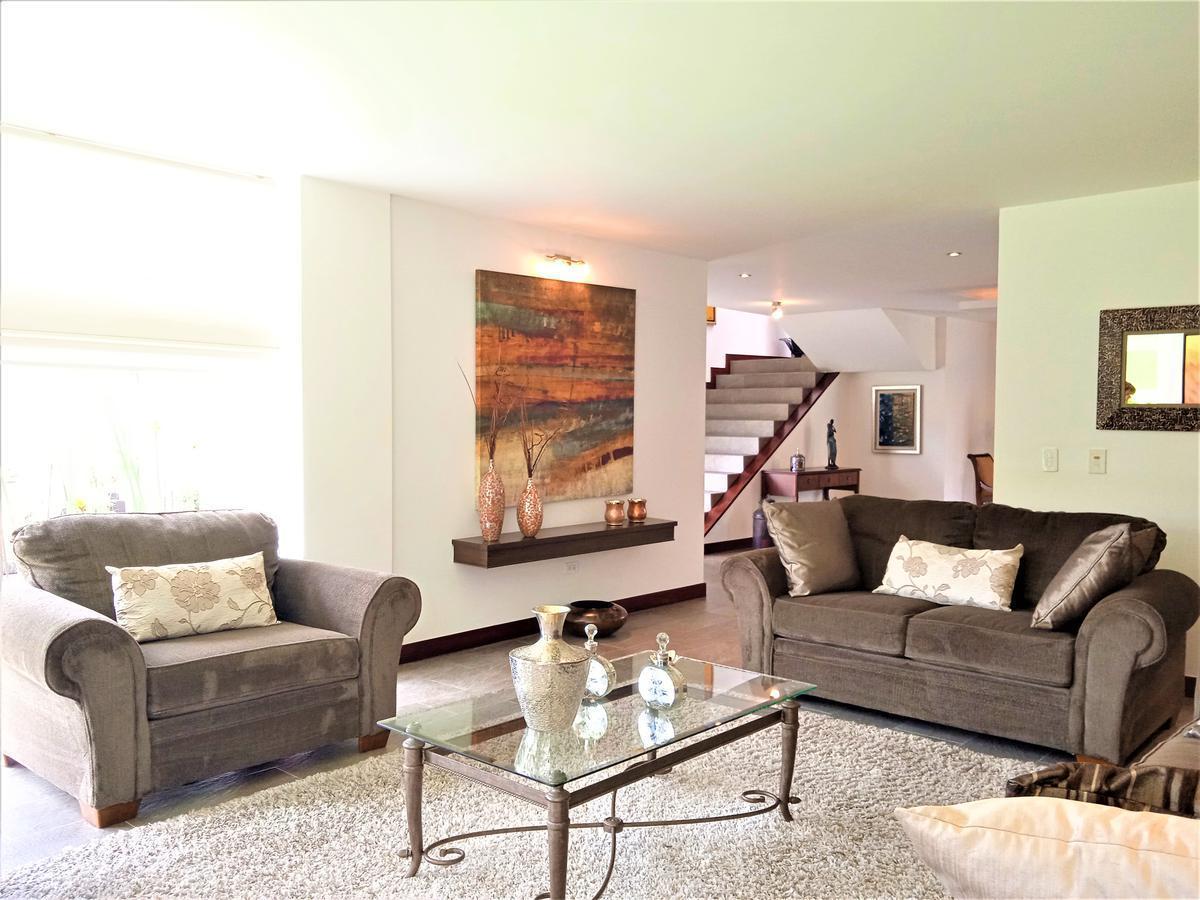 Venta Casa Dentro de Urbanización4 Dorm. - Cumbayá — imagen 6
