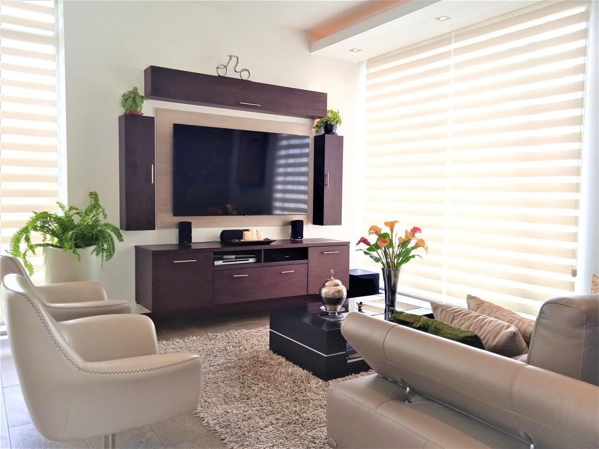 Venta Casa Dentro de Urbanización4 Dorm. - Cumbayá — imagen 4