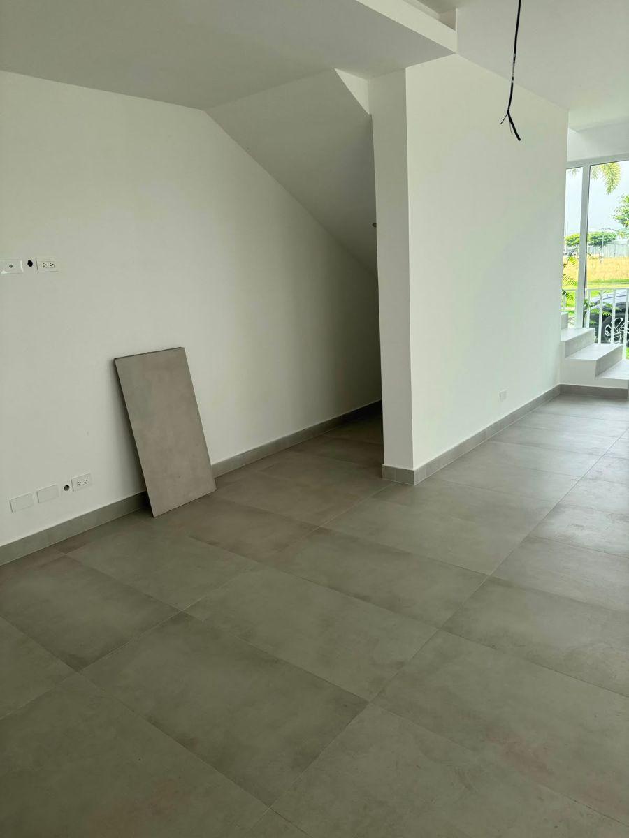 Casa de 255 m² con 4 Habitaciones en Venta en Samborondón, Guayas — imagen 6