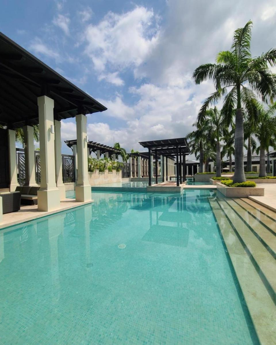 Samborondon Urb. Lagos de Batan Terreno Al Lago en Venta, Guayas — imagen 5