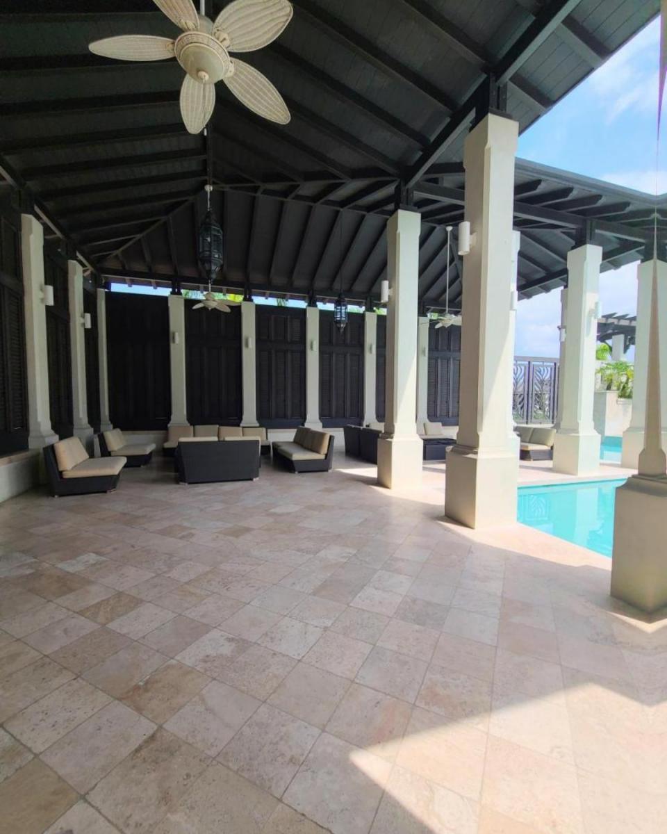 Samborondon Urb. Lagos de Batan Terreno Al Lago en Venta, Guayas — imagen 4