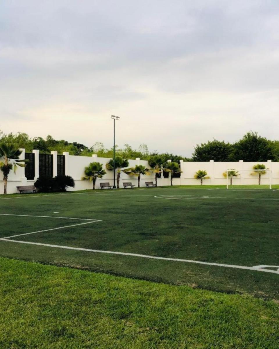 Samborondon Urb. Lagos de Batan Terreno Al Lago en Venta, Guayas — imagen 2