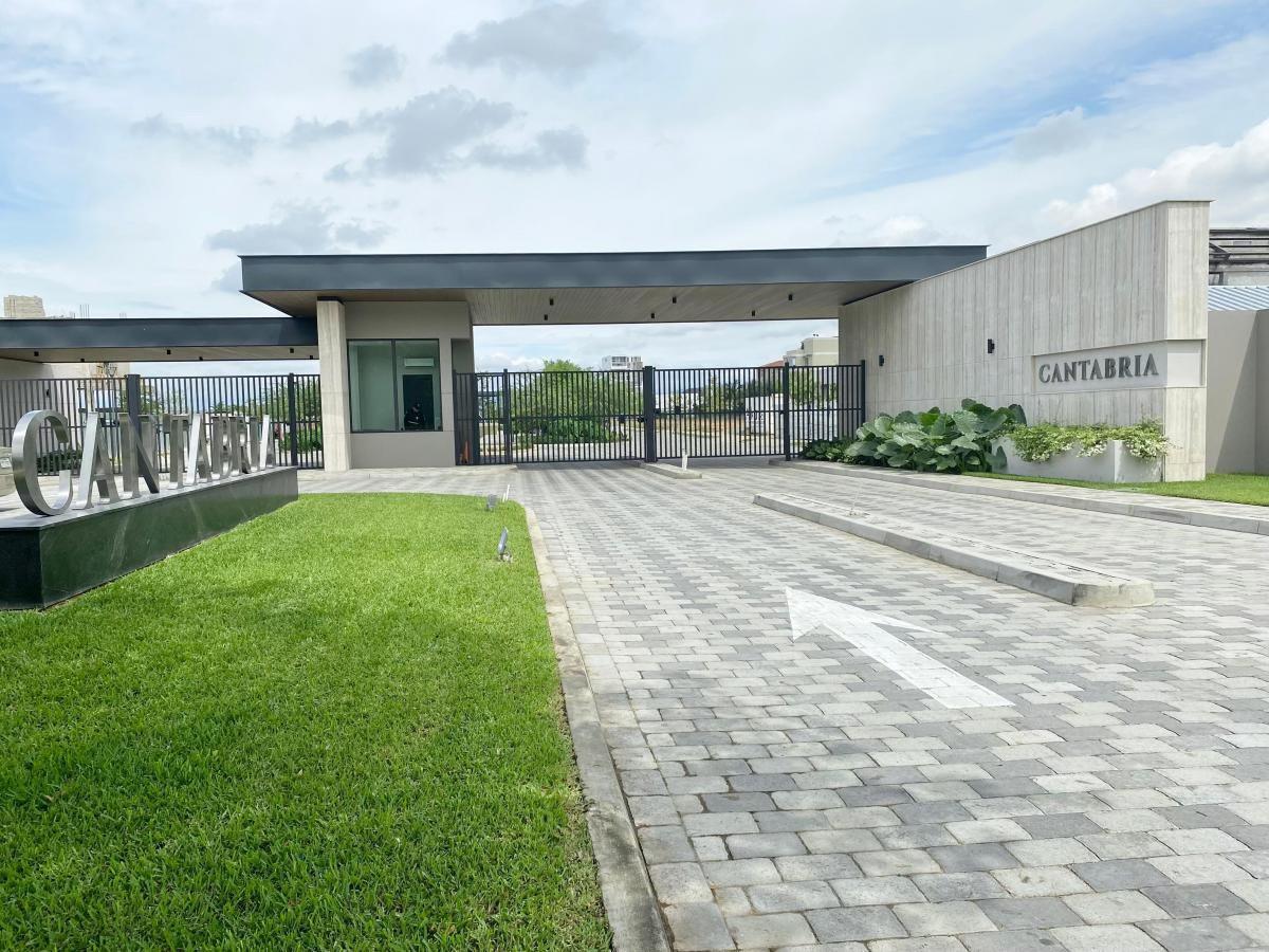 Terreno en Venta en La Urbanizacion Cantabria Isla Mocoli - Samborondon, Guayas — imagen 6
