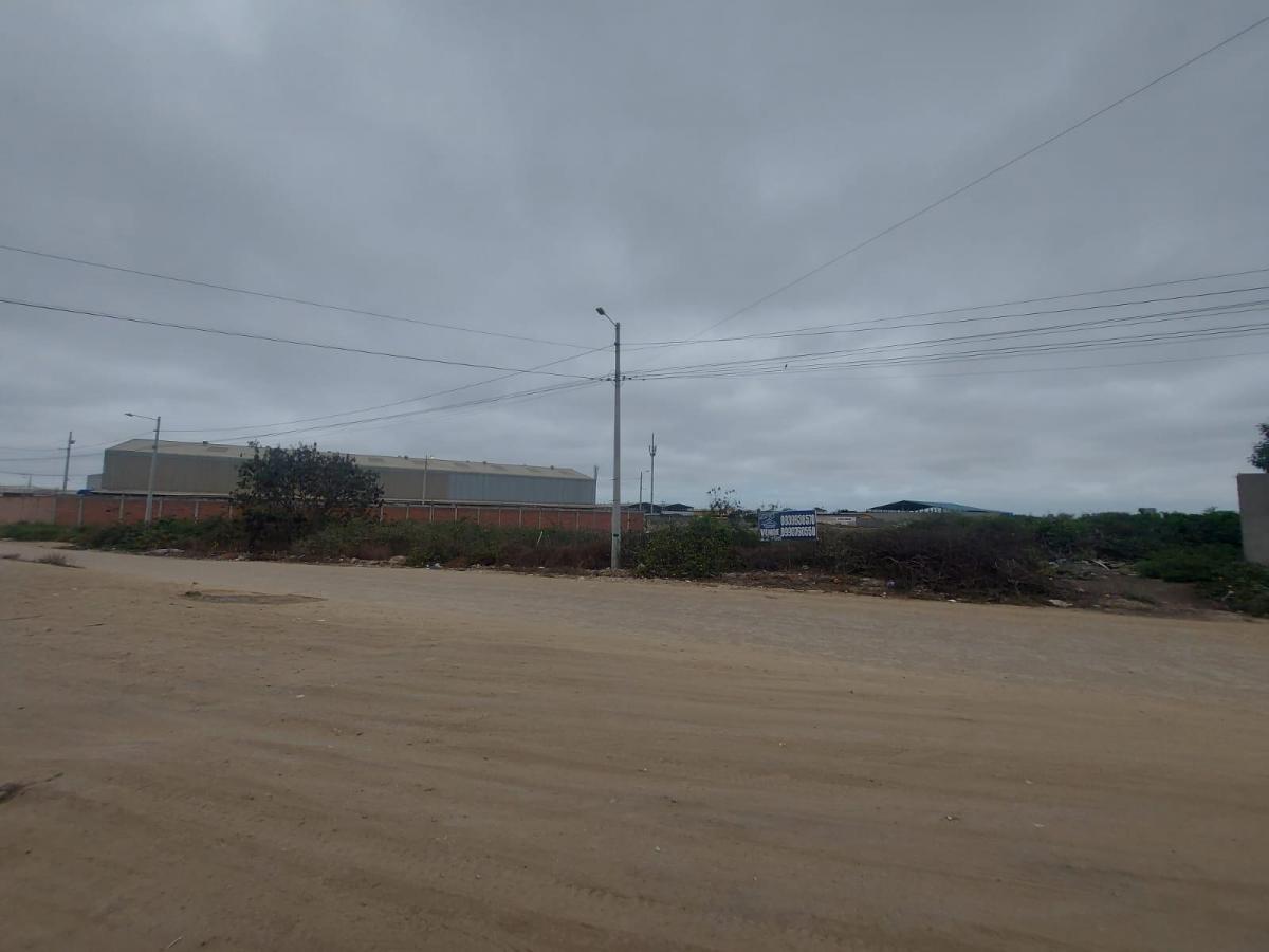 Vendo Terreno Esquinero con Salida a 2 Calles Sector Industrial de La Libertad — imagen 6