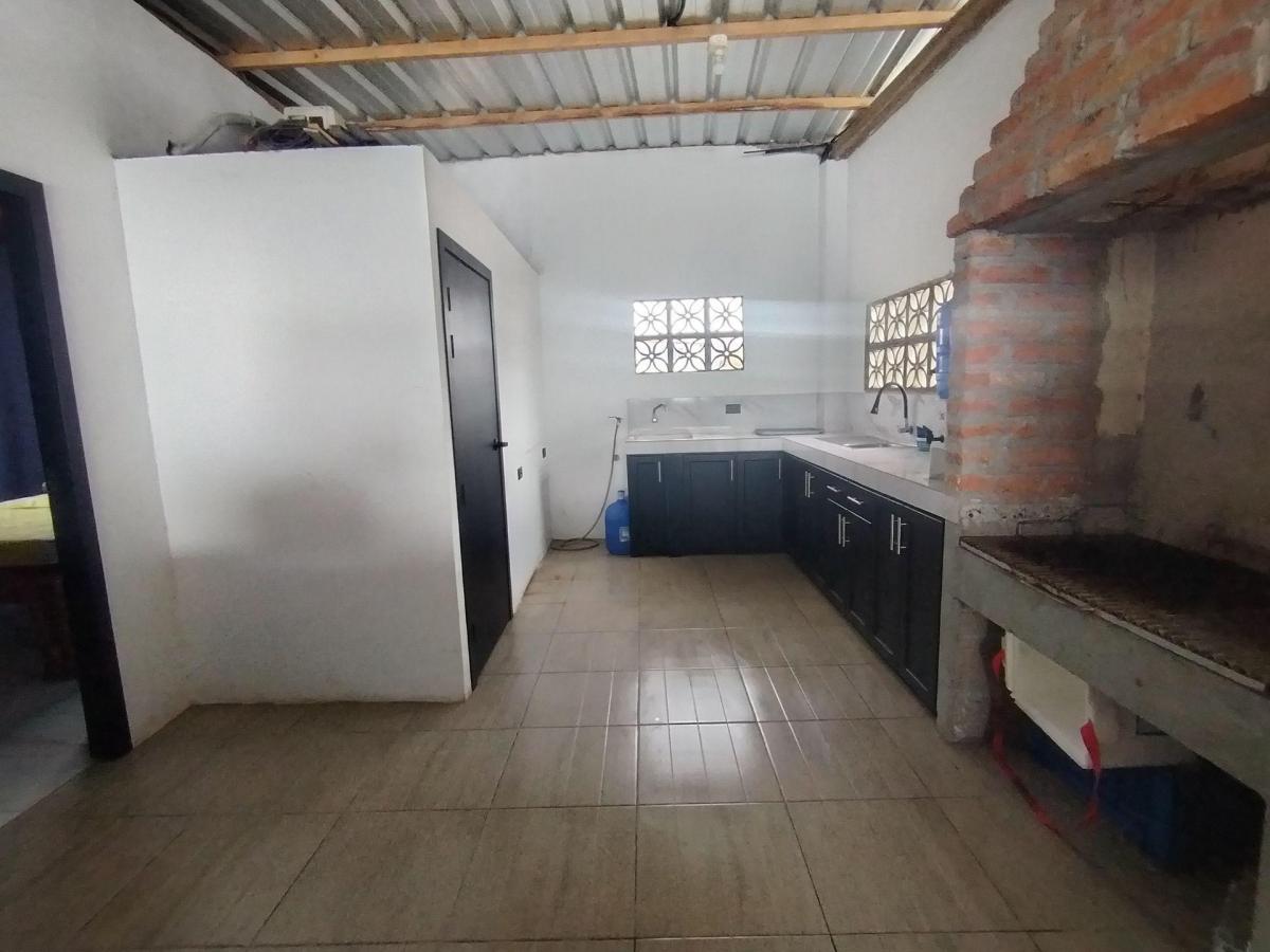 Casa Comercial Frente Al Mar de Venta en Crucita A/r, Manabí — imagen 6