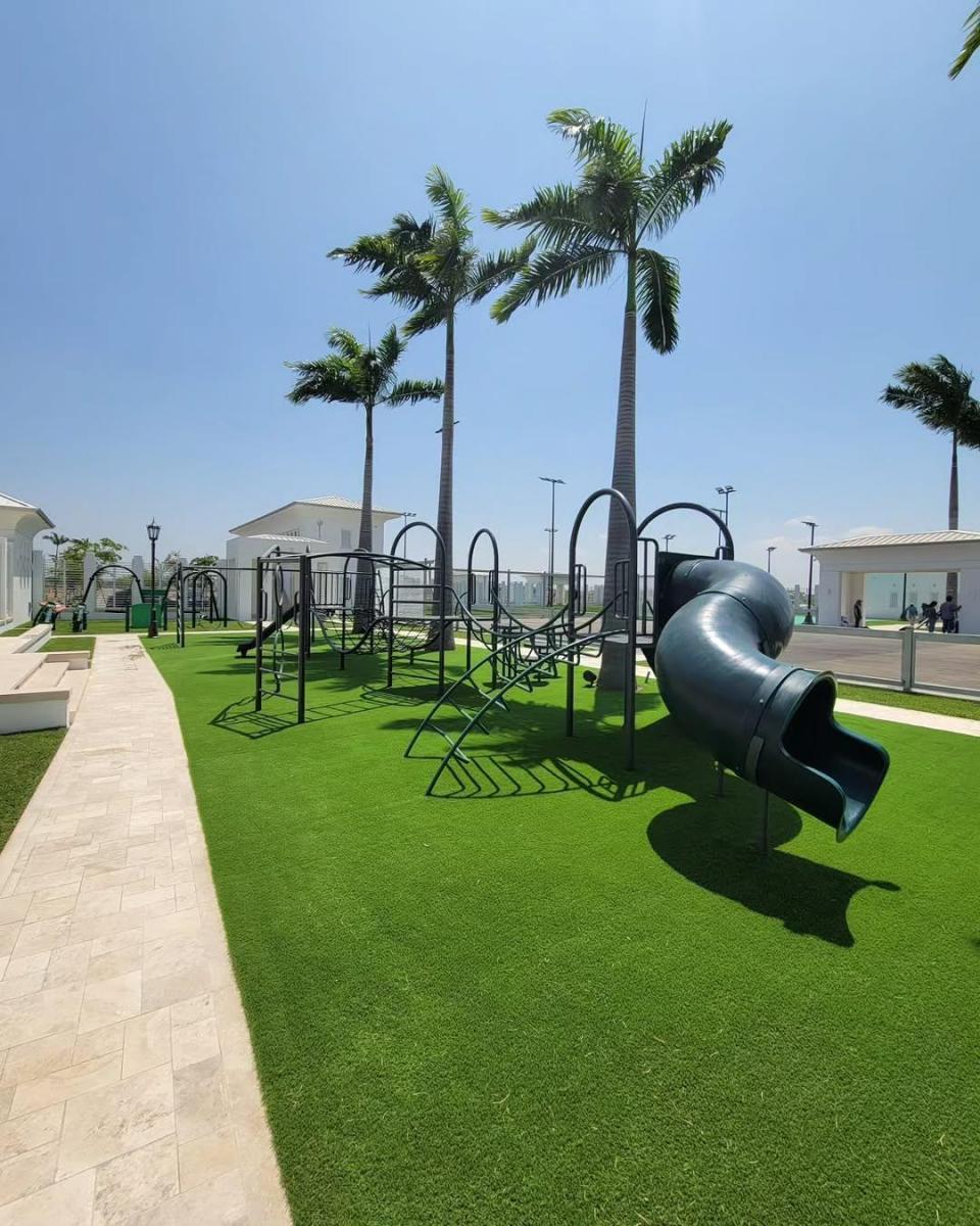 Al Lago Terrenos en Venta Urb. Parques de Batan, Guayas — imagen 6