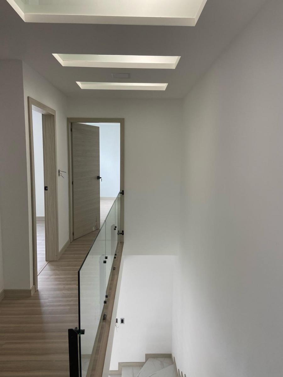 Hermosa Casa en Venta, Sector Baños, Azuay — imagen 6