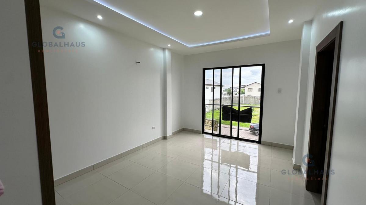 Venta de Casa en Isla Celeste Acabados Modernos 4 Habitaciones, Samborondon V. B. Guayas — imagen 2