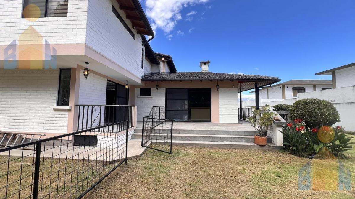 Casa de Venta o Renta en Cumbayá a Minutos del Colegio Menor — imagen 9
