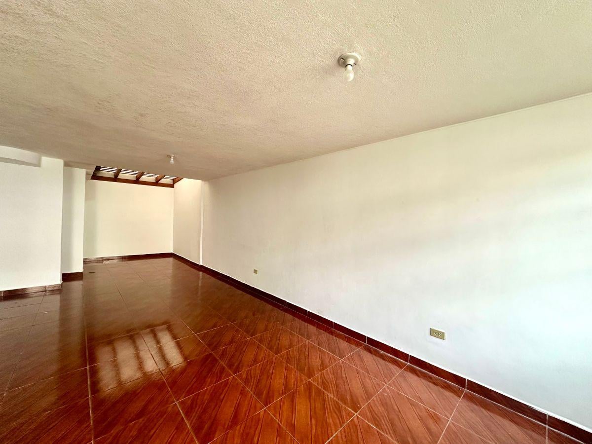 Cotocollao - Linda Casa de Venta Dentro de Conjunto — imagen 10