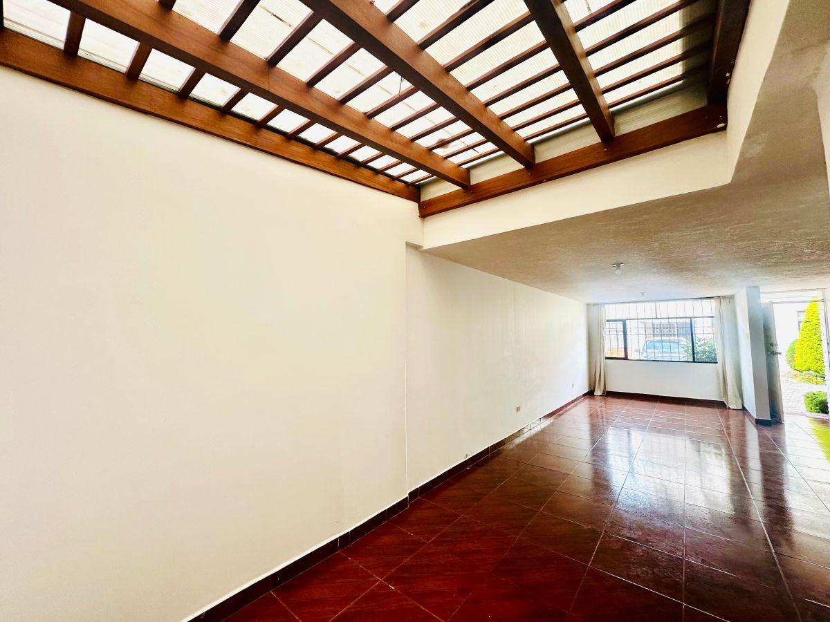 Cotocollao - Linda Casa de Venta Dentro de Conjunto — imagen 9