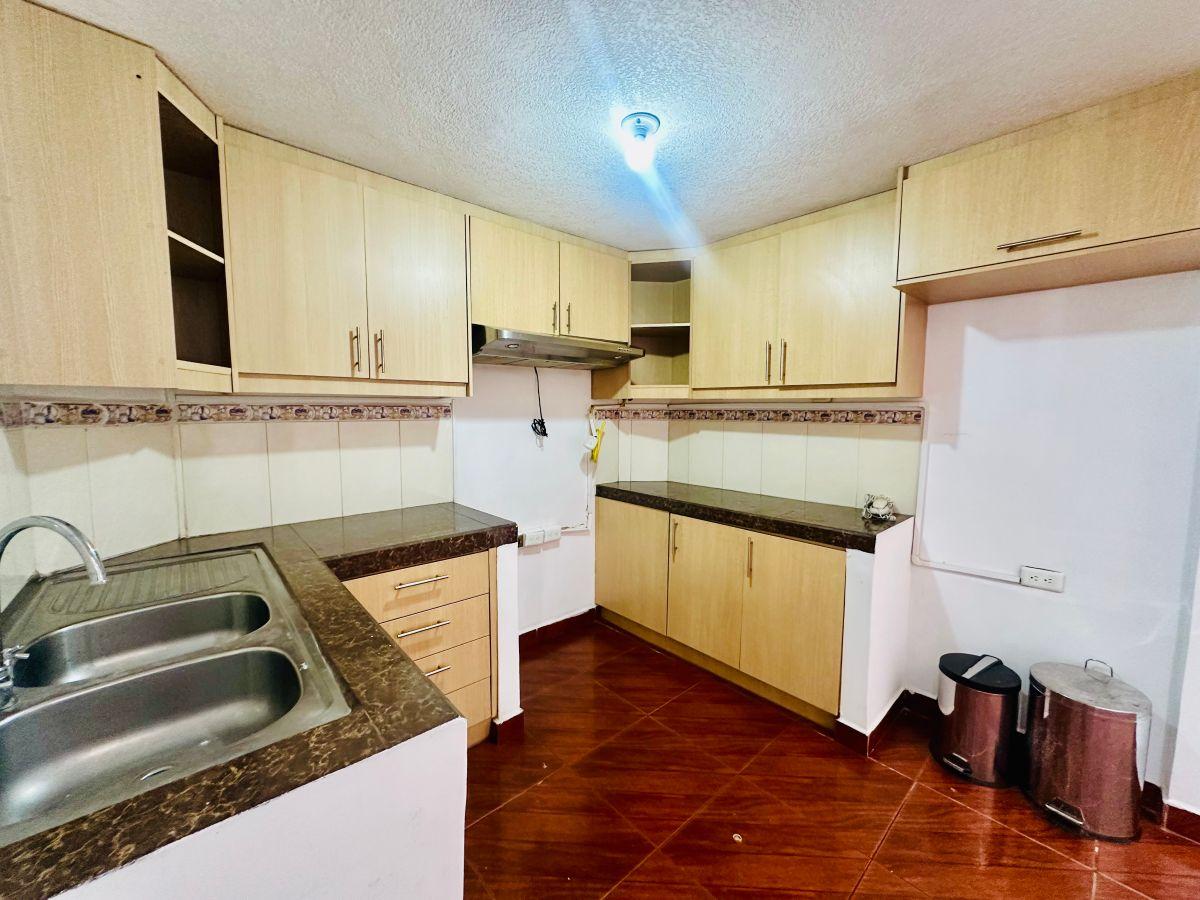 Cotocollao - Linda Casa de Venta Dentro de Conjunto — imagen 8