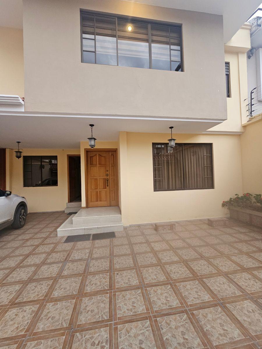 Rento o Vendo Bella Casa Amoblada en Rio Sol, Azuay — imagen 10