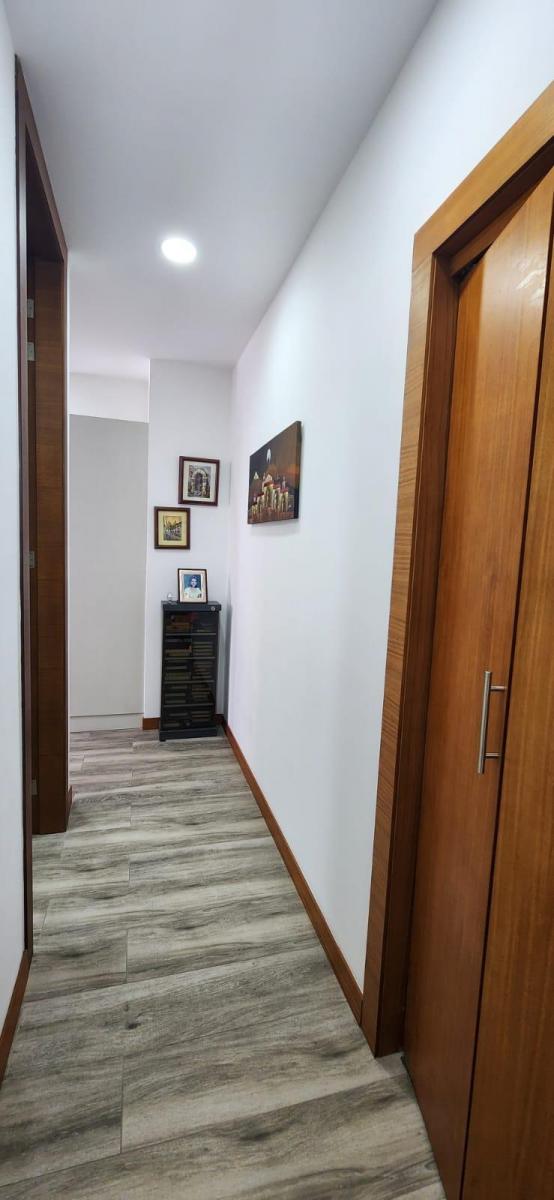 Lindo Departamento con Amplio Jardin de Venta en Cumbaya — imagen 7