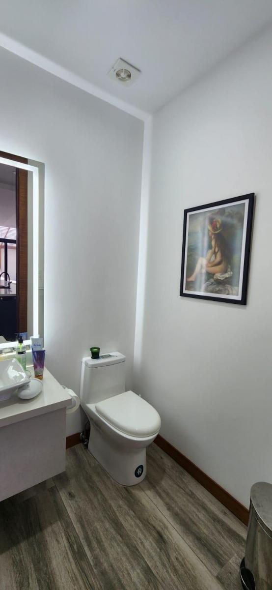 Lindo Departamento con Amplio Jardin de Venta en Cumbaya — imagen 6
