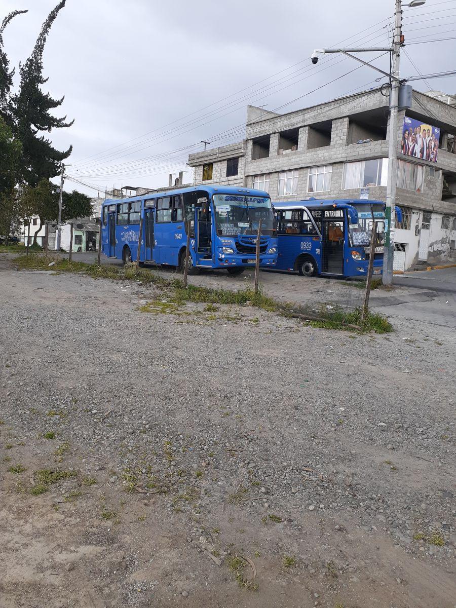 Vendo Casa Esquinera, Rentera con 3 Dptos Independientes y con 137 m² de Terreno Carapungo, Etapa F. Provincia de Pichincha — imagen 8