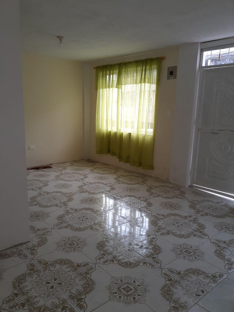 Vendo Casa Esquinera, Rentera con 3 Dptos Independientes y con 137 m² de Terreno Carapungo, Etapa F. Provincia de Pichincha — imagen 6