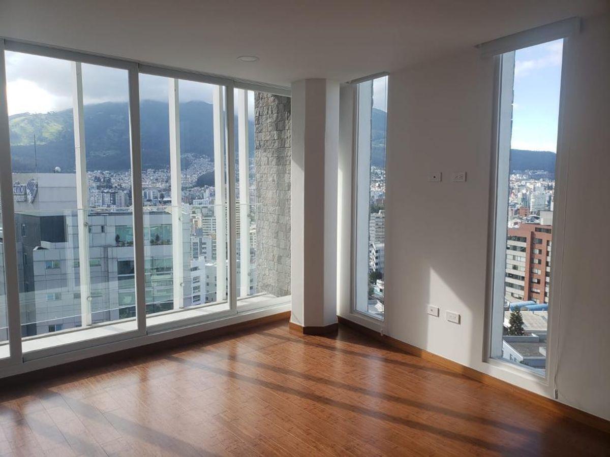 Moderno Pent House Espectacular Vista González Suárez — imagen 9