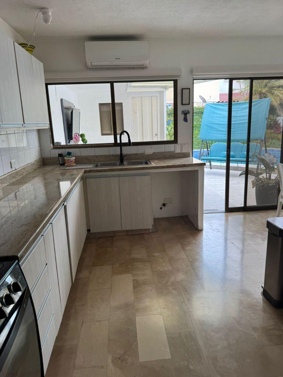 Casa con 300 m² y 4 Habitaciones en Venta y Alquiler, Samborondón, Piscina, Guayas — imagen 10