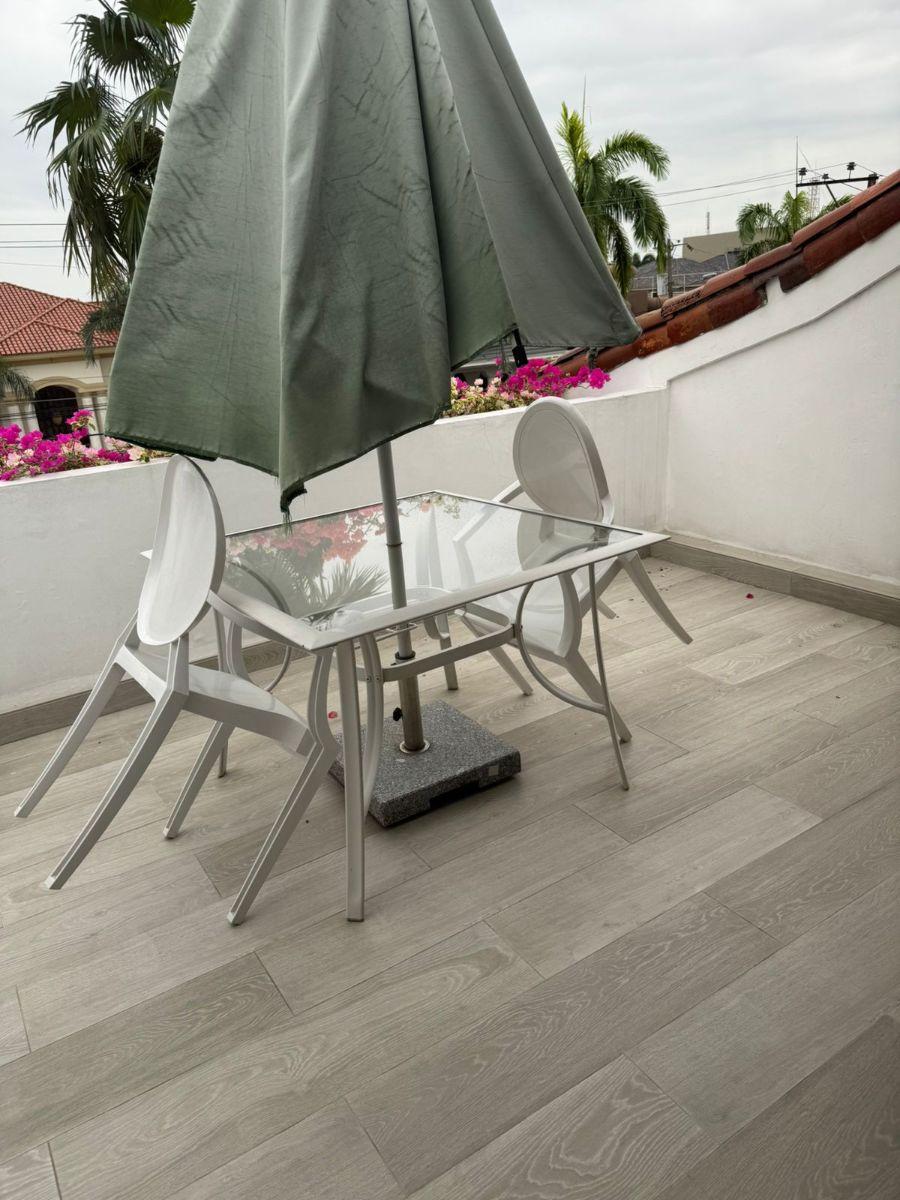 Casa con 300 m² y 4 Habitaciones en Venta y Alquiler, Samborondón, Piscina, Guayas — imagen 6