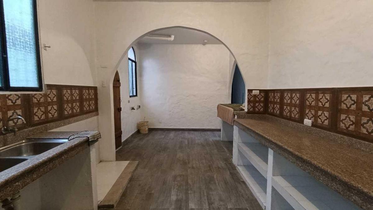 Barrio del Centenario Departamento Estilo Colonial en Venta, Guayas — imagen 6