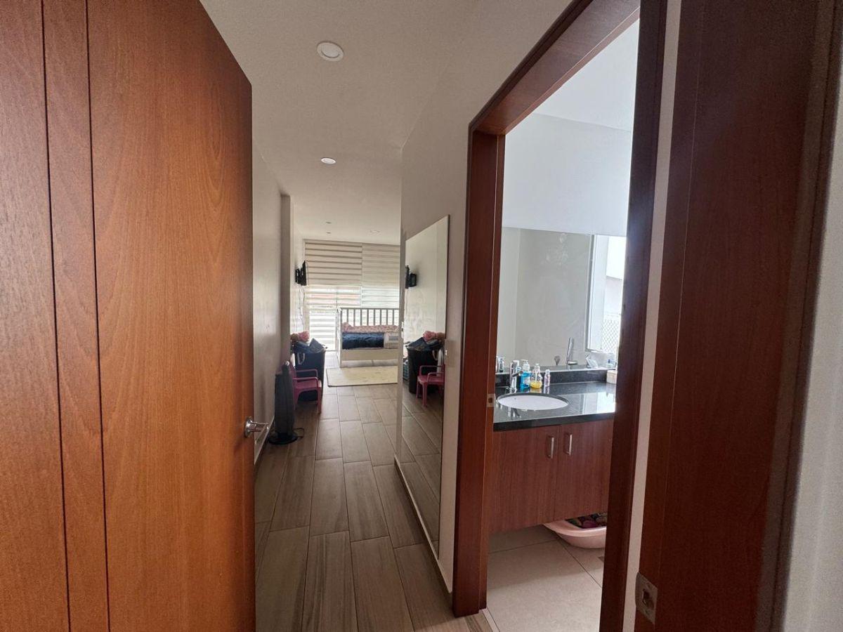 Venta de Casa en Cumbaya - 650 m² — imagen 8