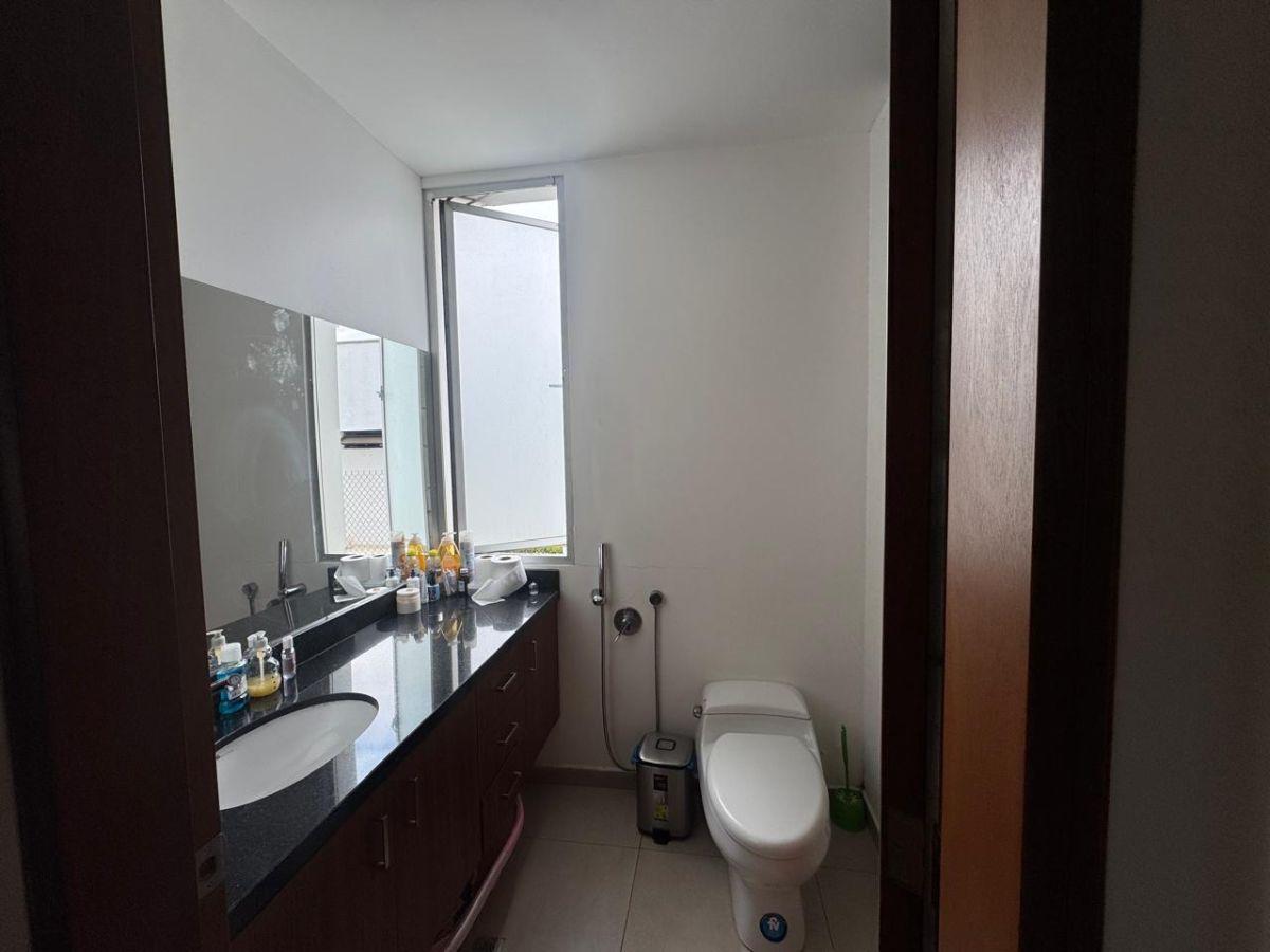 Venta de Casa en Cumbaya - 650 m² — imagen 7