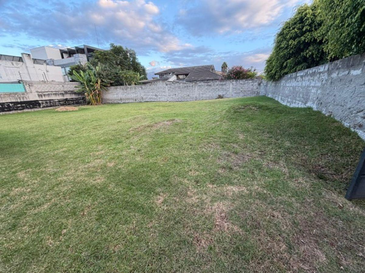 Vendo Hermoso Terreno en Urbanzacion Privada Sector El Reservorio — imagen 2