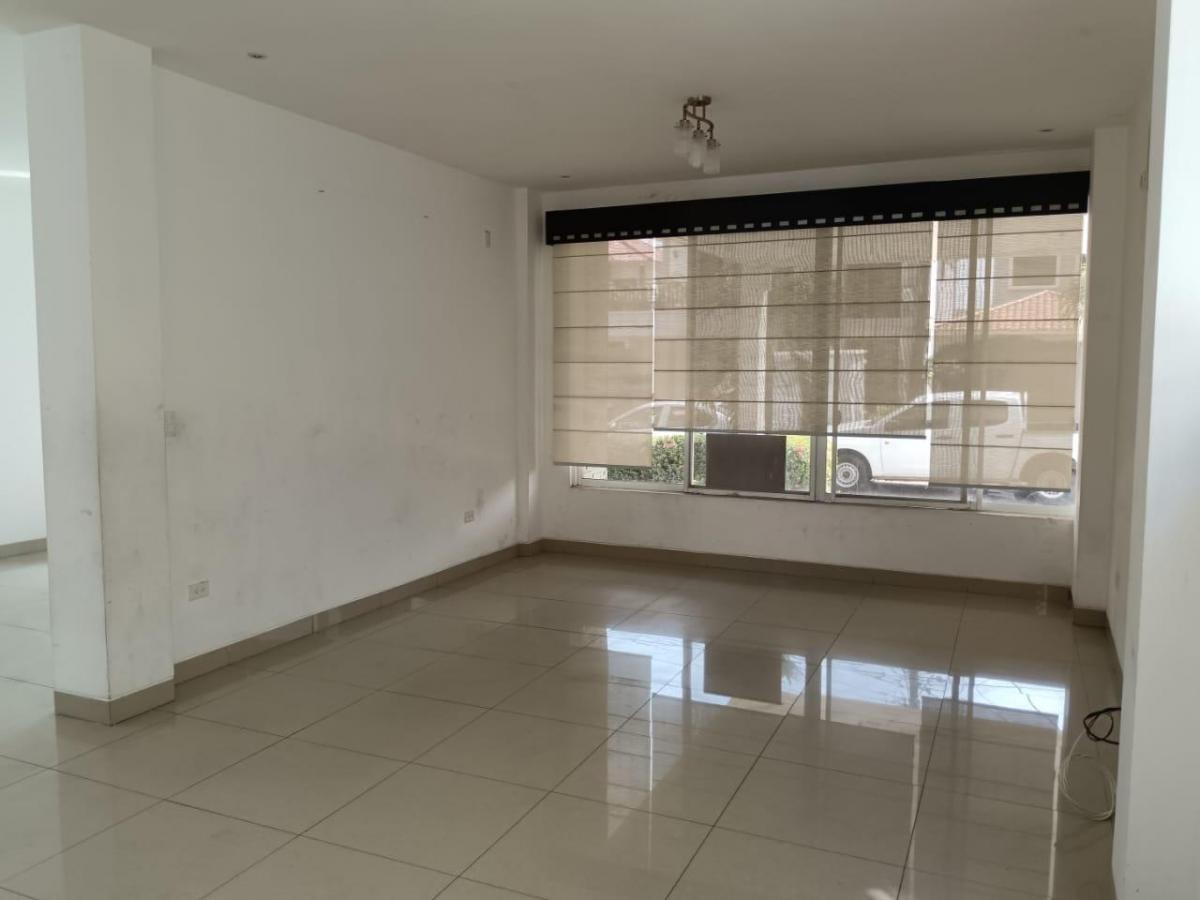 Casa de Venta en La Urb. Santa María de Casa Grande, 3 Dorm., Piscina, Guayas — imagen 8