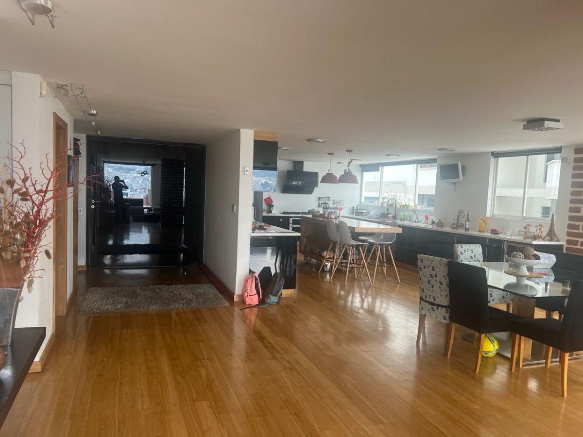 Vendo Departamento con Terraza - Sector González Suárez — imagen 5