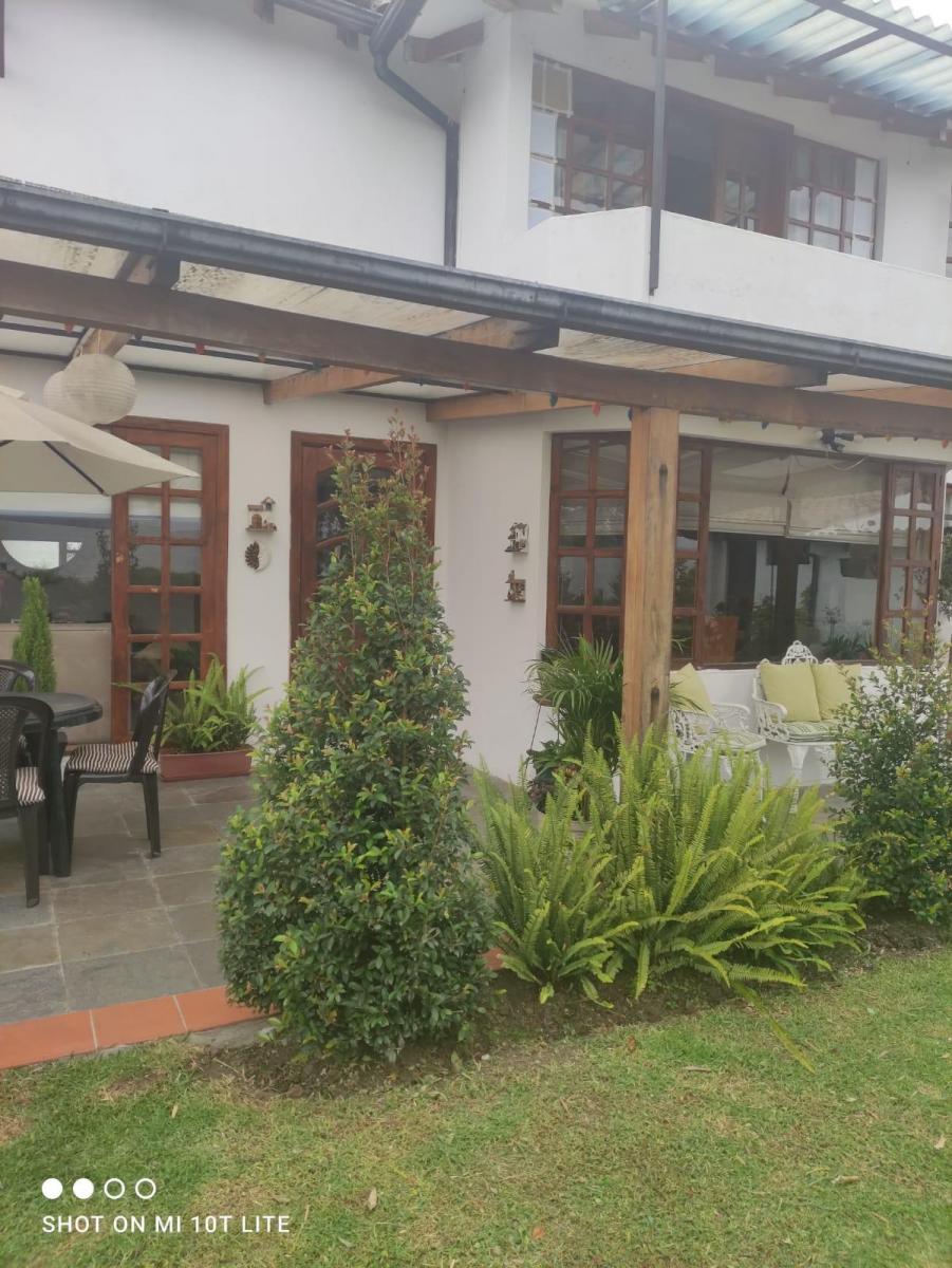 Vende Hermosa Casa de 4 Dorm. en El Valle de Los Chillos de 500 m — imagen 9