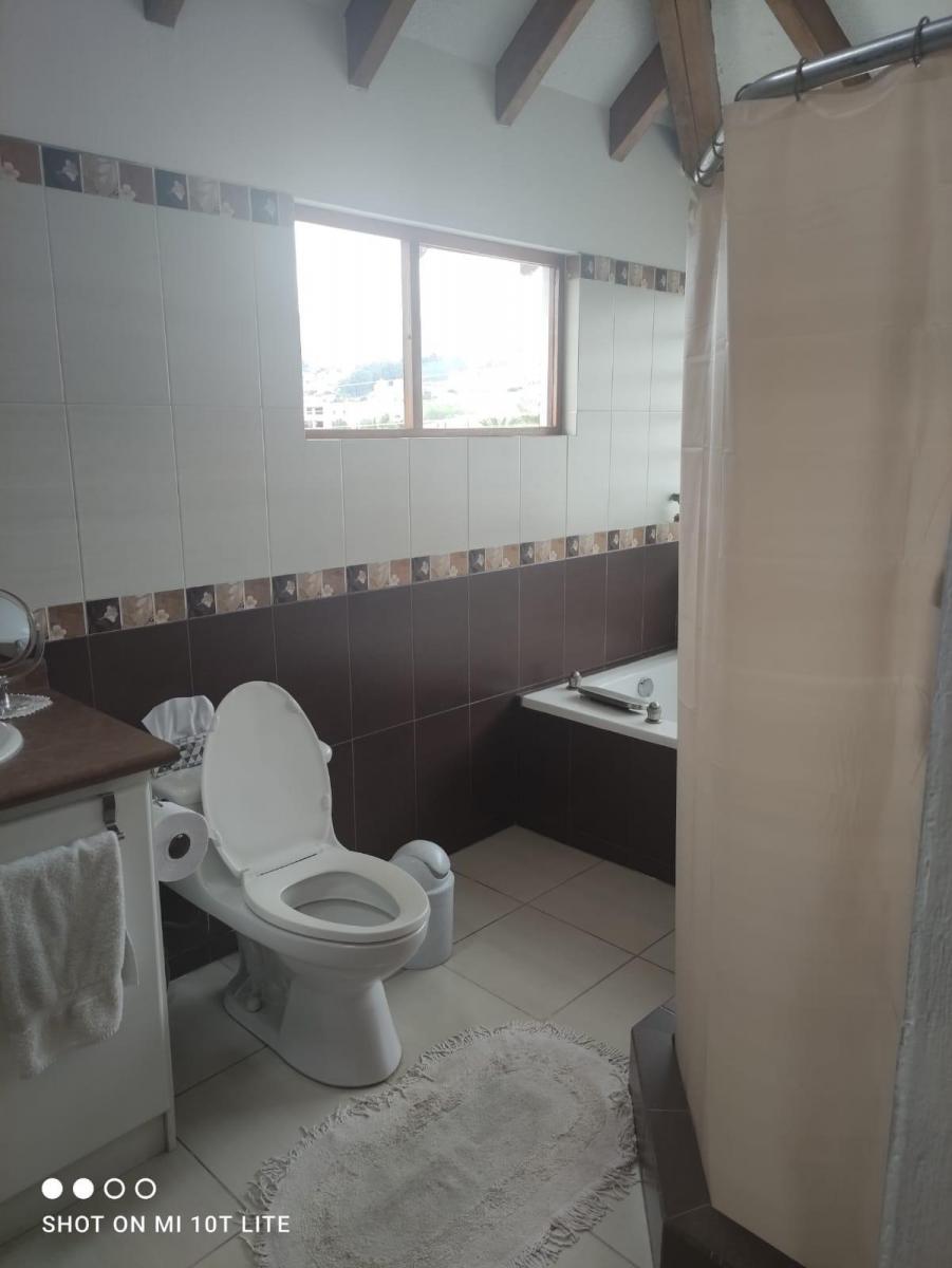 Vende Hermosa Casa de 4 Dorm. en El Valle de Los Chillos de 500 m — imagen 7