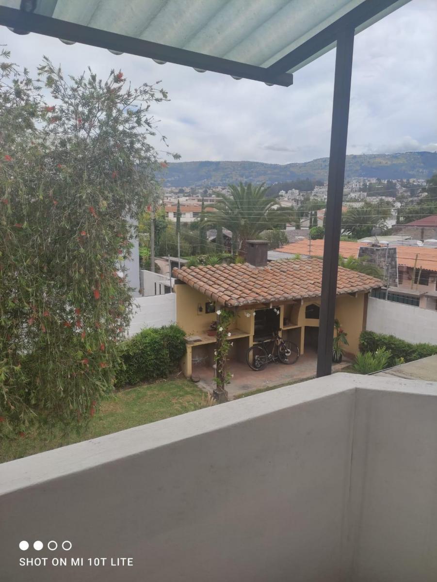 Vende Hermosa Casa de 4 Dorm. en El Valle de Los Chillos de 500 m — imagen 2