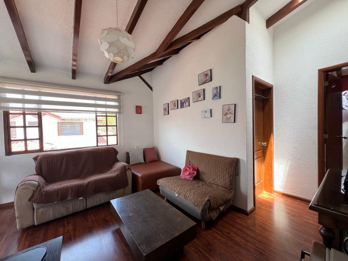Casa No Adosada con 180 m² y 3 Dorm. en Venta en Cumbayá. Map — imagen 2