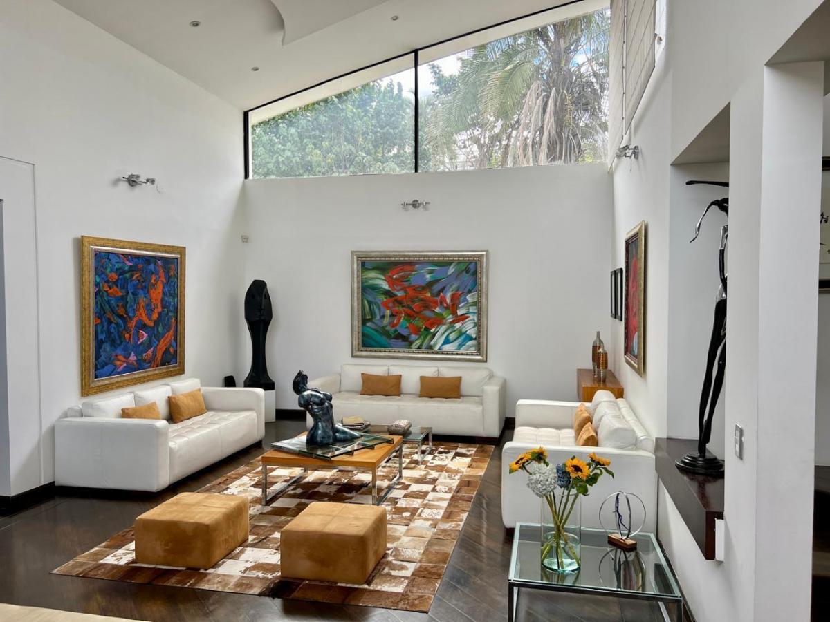 Mv - Sector Nayon, Tanda en Venta Casa de 3d 555 m² con Amplios Jardines — imagen 9