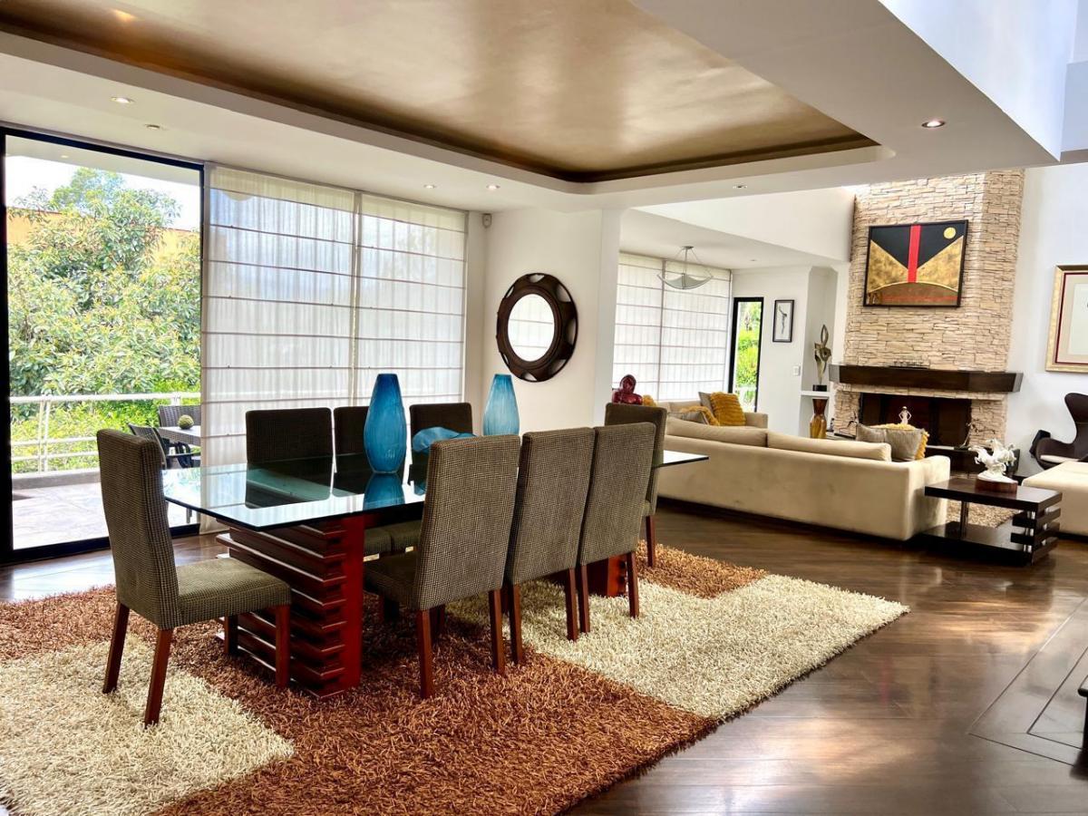 Mv - Sector Nayon, Tanda en Venta Casa de 3d 555 m² con Amplios Jardines — imagen 7