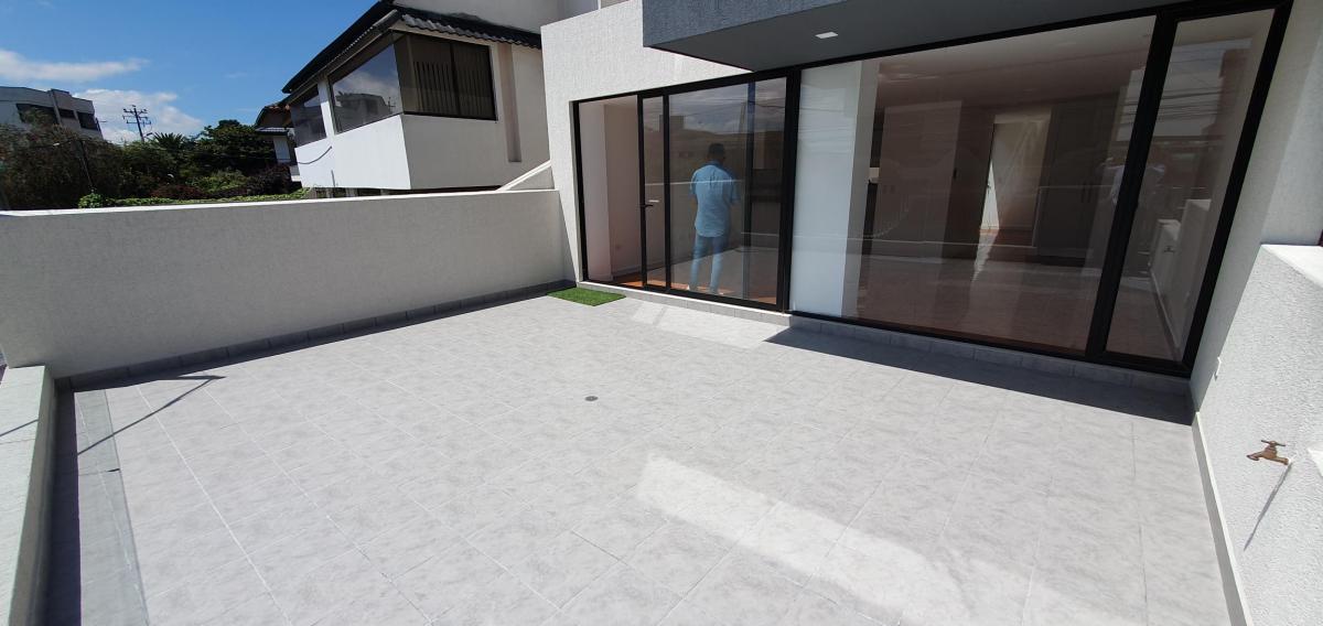 Se Vende Departamento Dentro de La Urbanización El Condado. Provincia de Pichincha — imagen 9