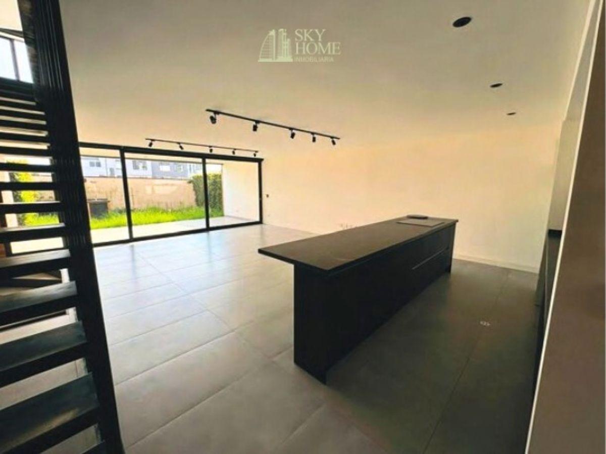 Casa Moderna en Cumbayá, Condominio Privado – 3 Dorm. con Baño y Acabados de Lujo — imagen 7