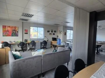 Excelente Oficina Amoblada en Venta de 94 m — imagen 3