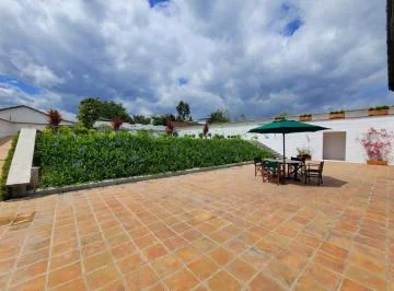 Casa de Venta / Arriendo por Parque Central de Puembo Para Negocio! — imagen 4