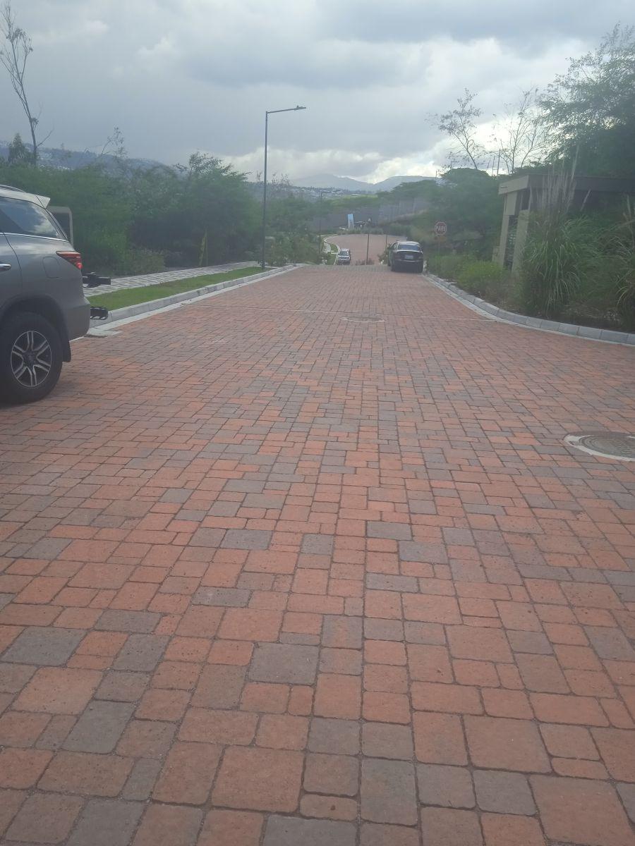 Hermoso Terreno en Urbanización de Lujo — imagen 10