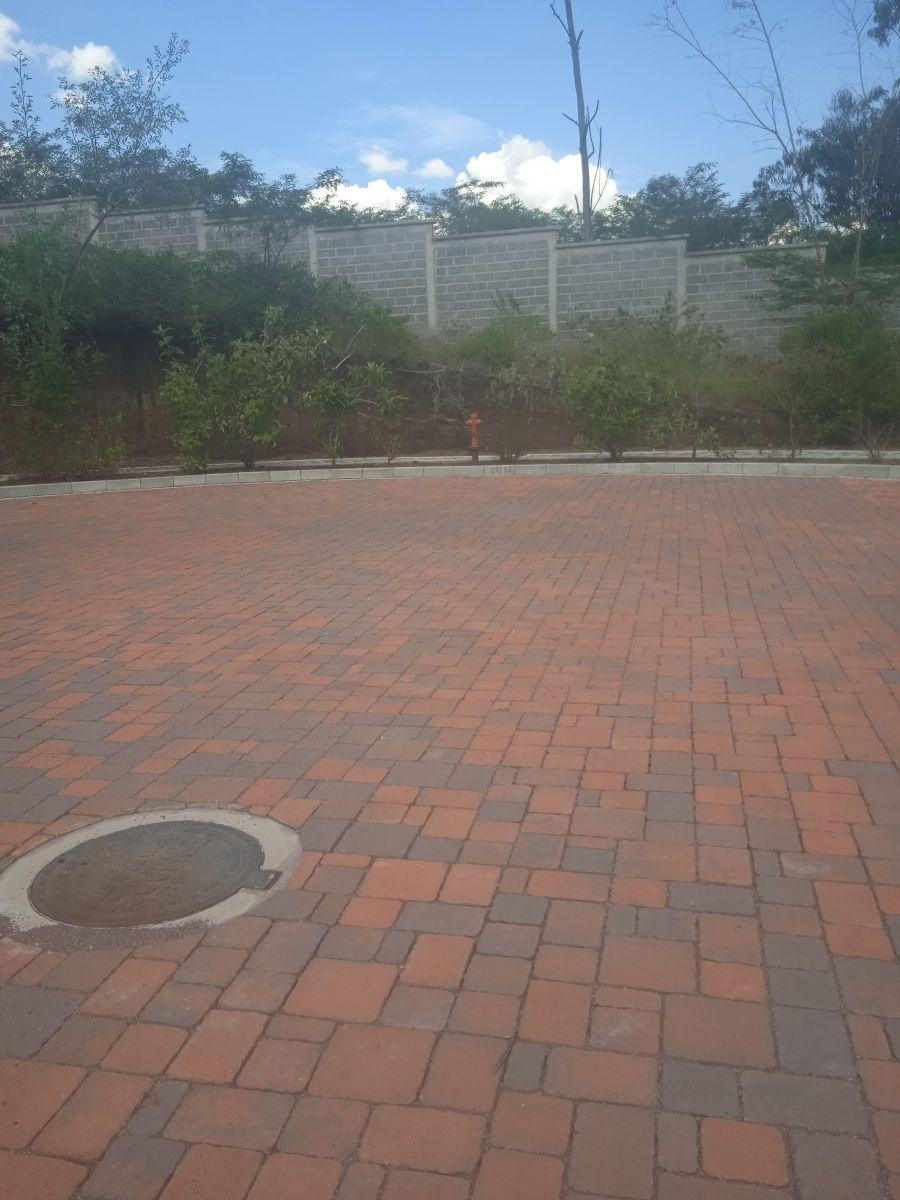 Hermoso Terreno en Urbanización de Lujo — imagen 9