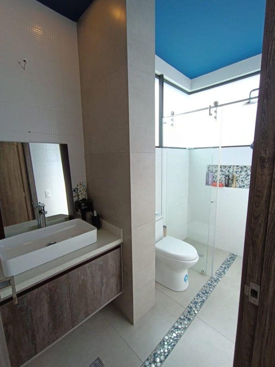 Altavista de Nayon en Venta Casa de 4 Habitaciones — imagen 2