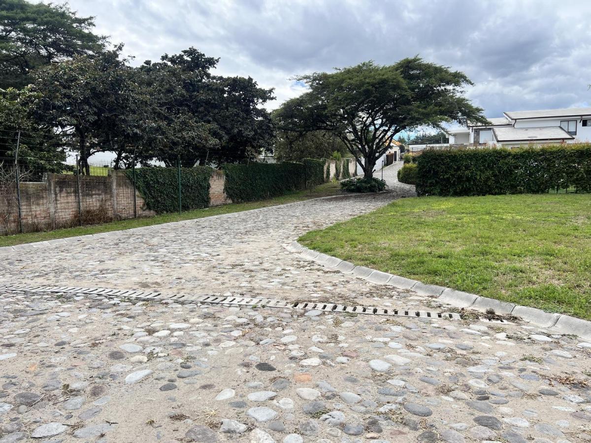 Terreno de Venta Ubicado Dentro de Urbanización Cerrada Sector La Guardia — imagen 2