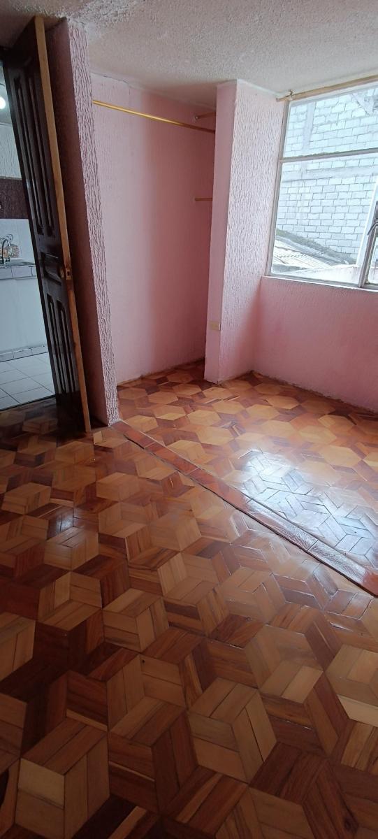 Calderon Renta Casa Rentera Tres Departamentos — imagen 8