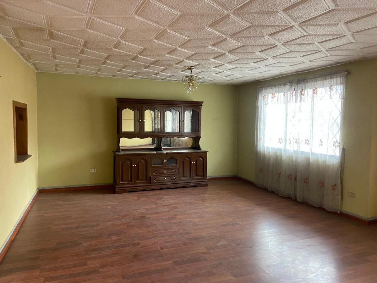Casa Rentera, Sector Mercado 3 de Noviembre, Azuay — imagen 10