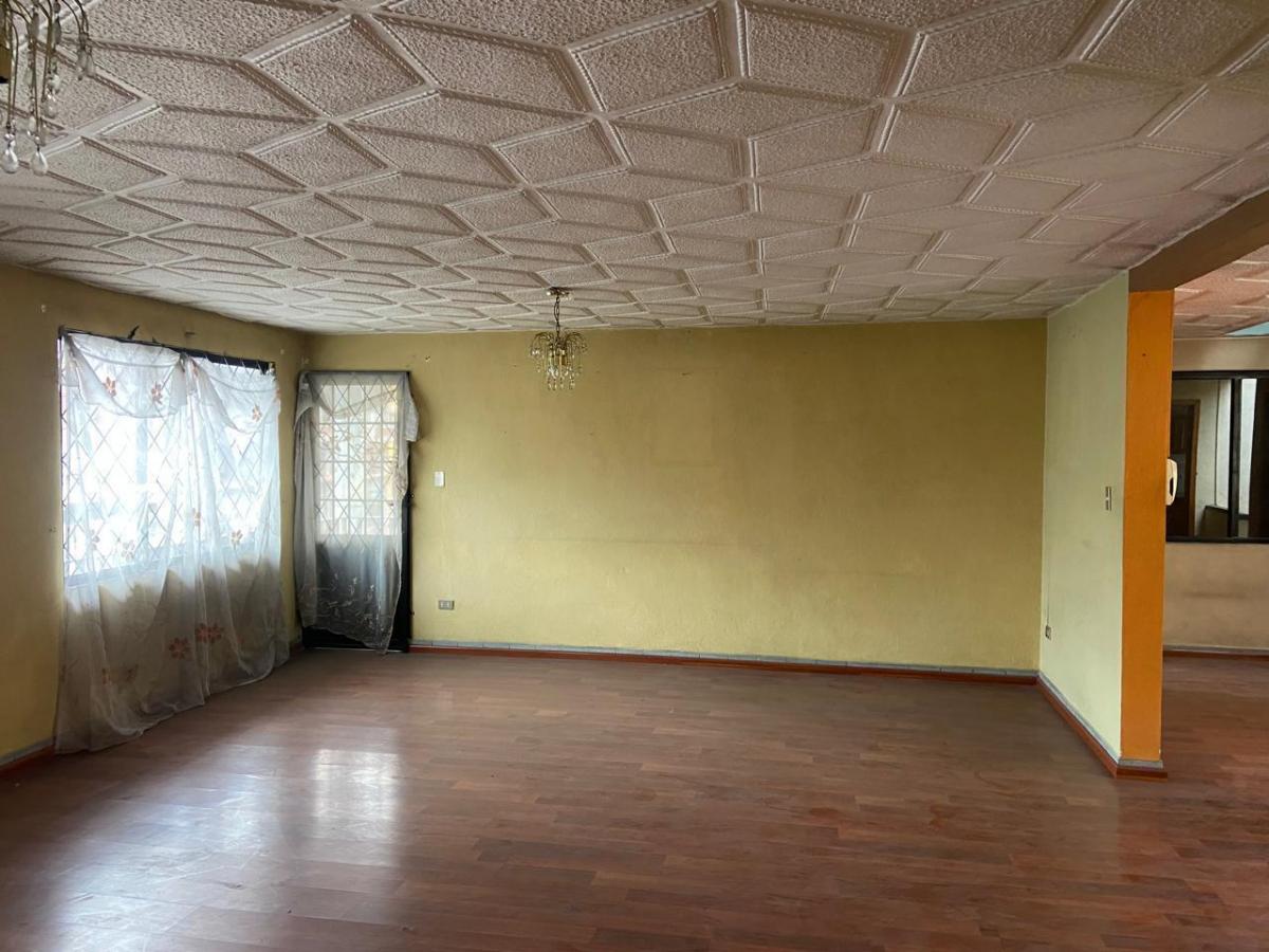 Casa Rentera, Sector Mercado 3 de Noviembre, Azuay — imagen 6
