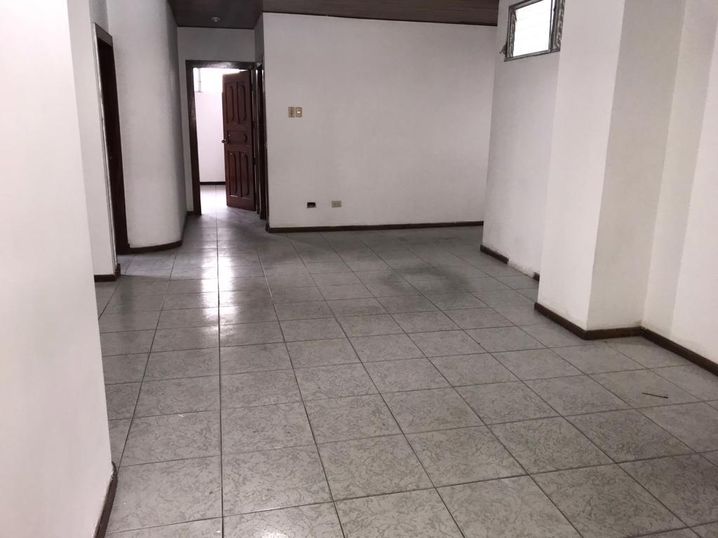 Vendo Amplio Departamento Cdla Kennedy, Guayas — imagen 9