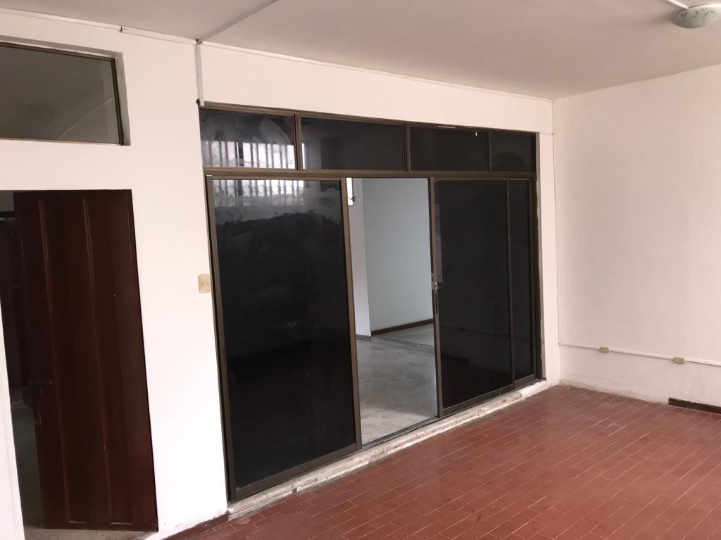 Vendo Amplio Departamento Cdla Kennedy, Guayas — imagen 7